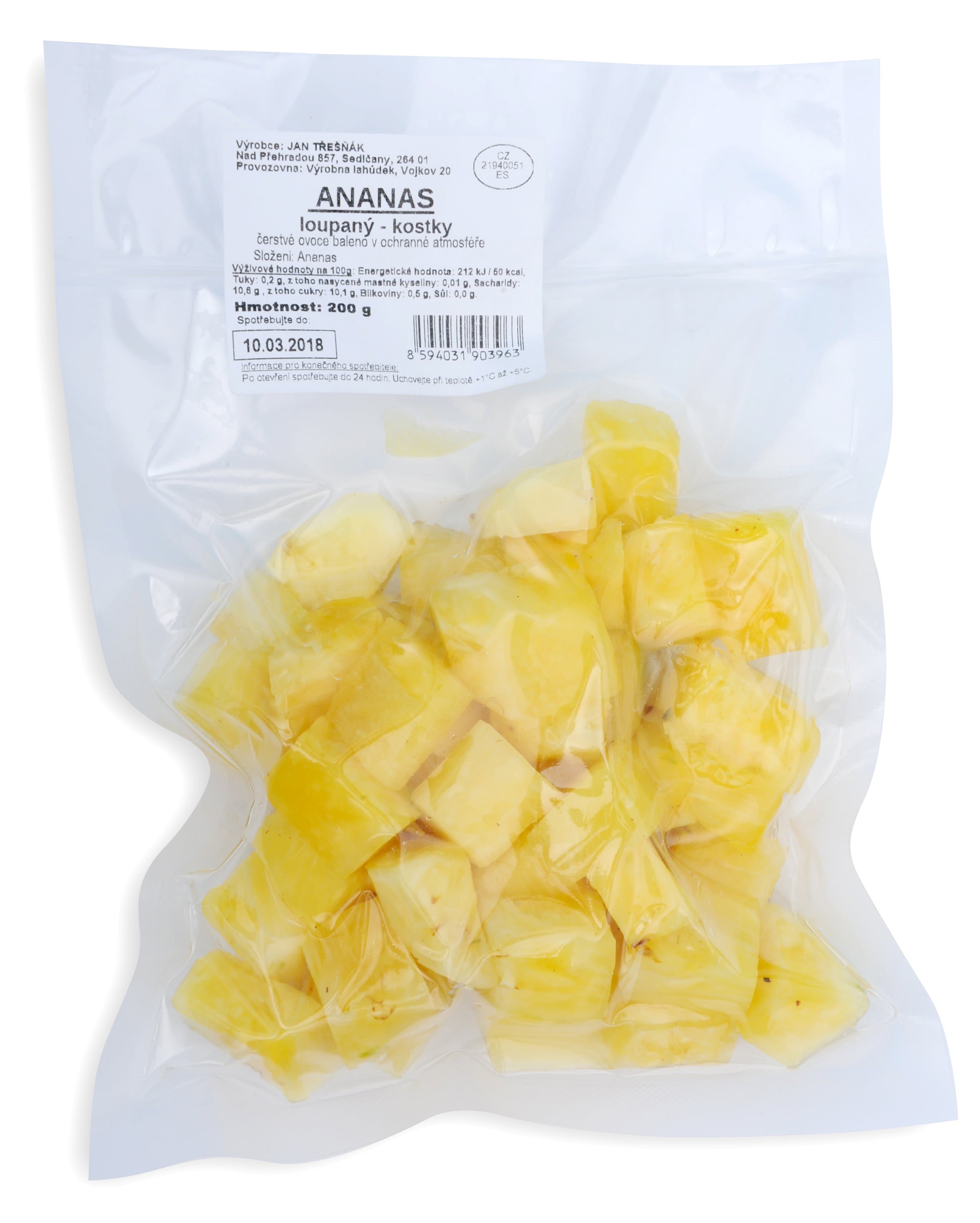 Ananas loupaný kostky