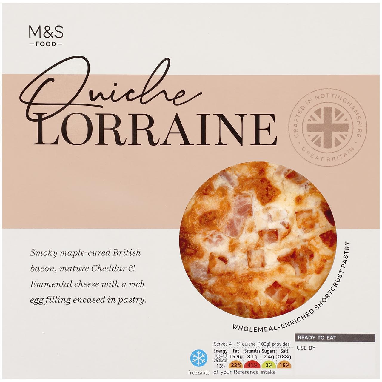 Marks & Spencer Slaný koláč s extra vyzrálým sýrem čedar a britskou slaninou (mražený)