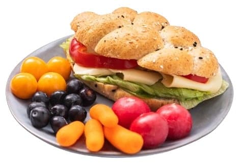 Svačinka se sýrem Eidam, zeleninou a ovocem 250 g