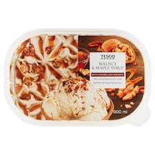 Mražený krém s příchutí vlašských ořechů s polevou s javorovým sirupem 900ml