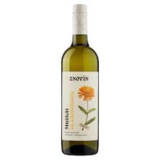 Znovín Muškát moravský odrůdové bílé víno jakostní polosuché 0,75l