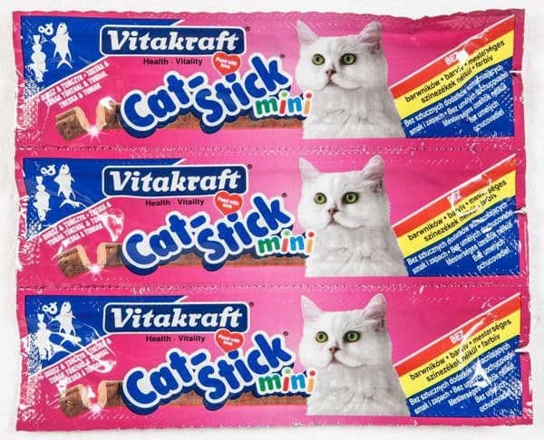 Vitakraft Cat Stick Mini s treskou a tuňákem pro kočky 3 ks