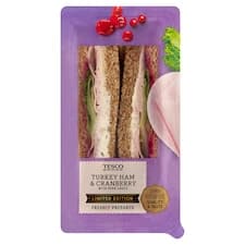 Pšeničný toastový chléb s krůtí šunkou, omáčkou a římským salátem 157g