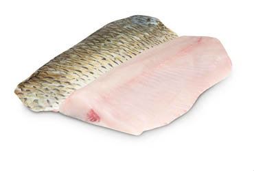 Amur bílý filet s kůží chlaz. váž. cca 300 - 800 g