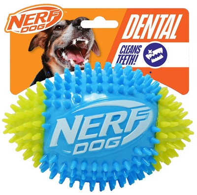 Nerf Dog Pískací fotbalový míč se spikemi, 15 cm